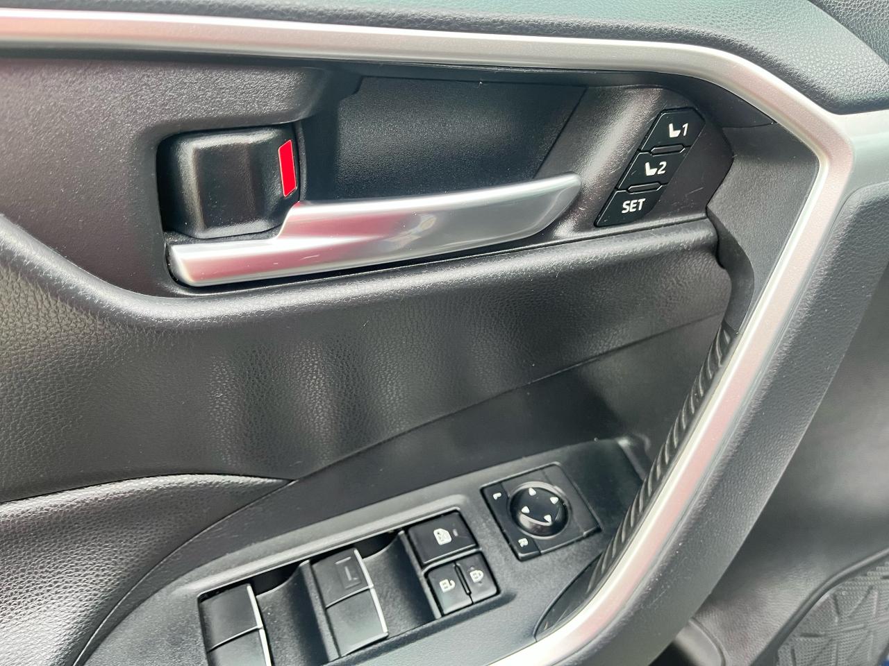 2019 Toyota RAV4 XLE PLUS PACKAGE Photo