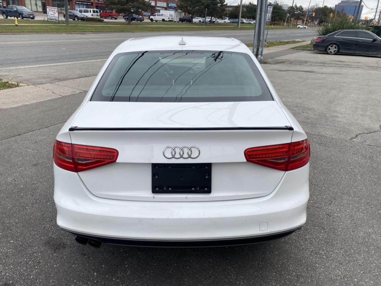 2015 Audi A4 2.0T quattro Komfort - Photo #5