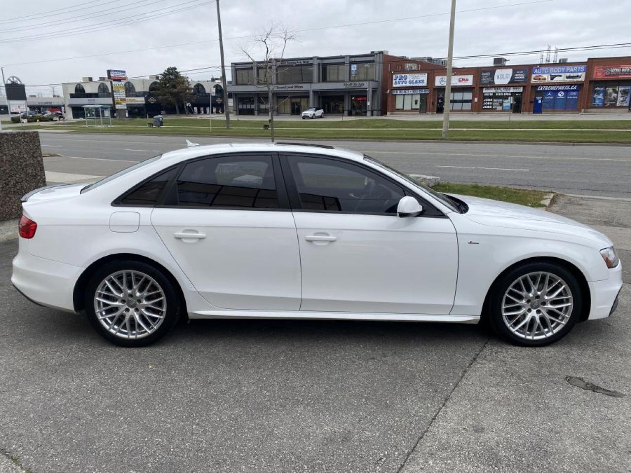2015 Audi A4 2.0T quattro Komfort - Photo #4