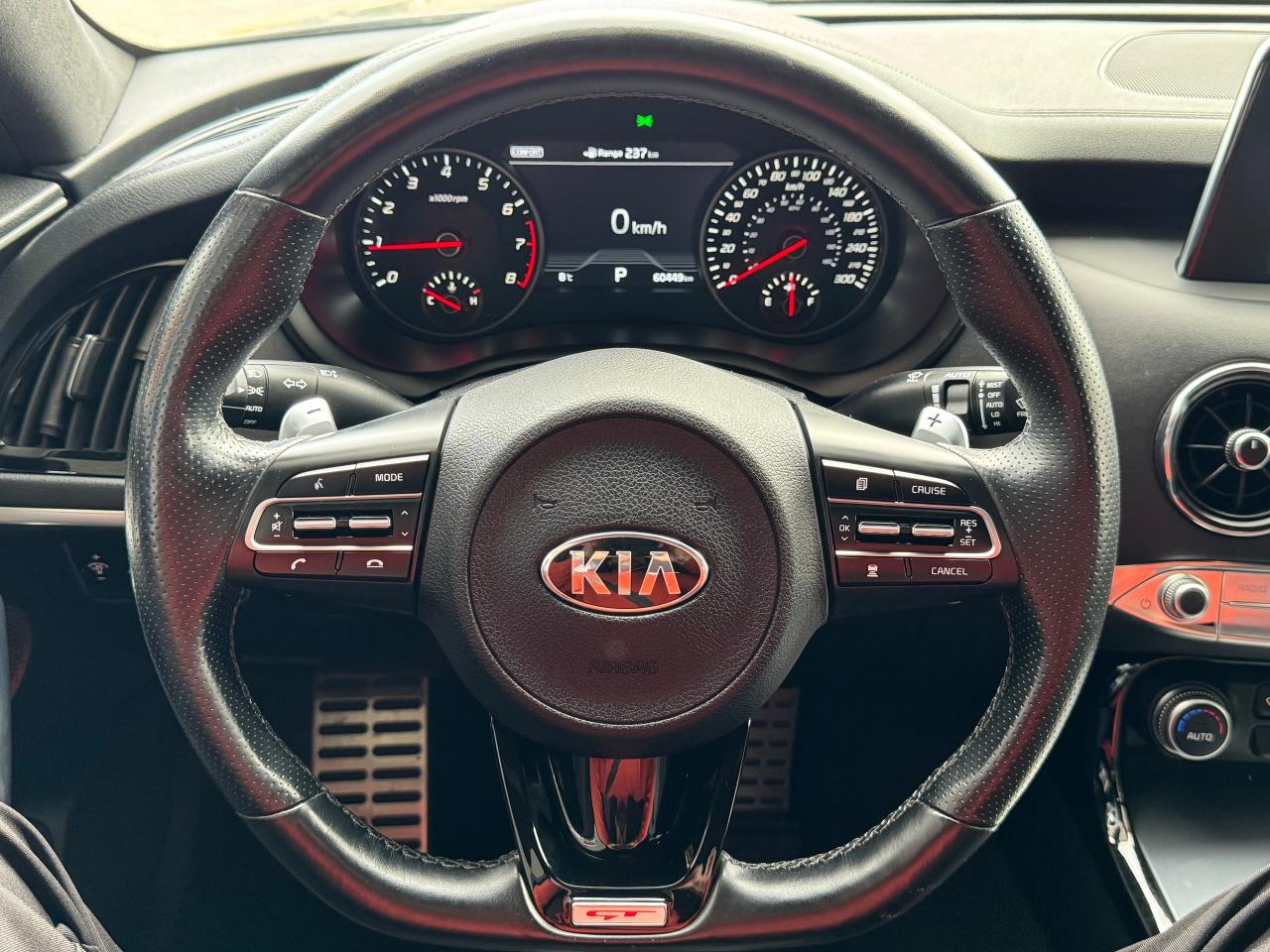 2020 Kia Stinger GT Limited AWD 3.3T+HUD+Adptive Cruise+CLEANCARFAX - Photo #9