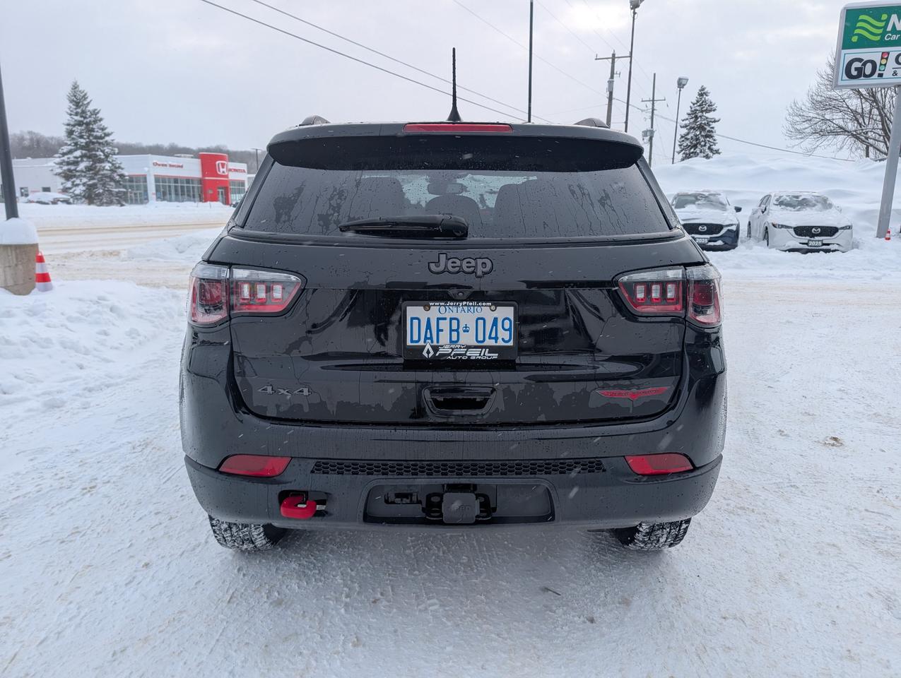 2022 Jeep Compass Trailhawk - Low KM - Pano Roof - Back Up Cam Photo3