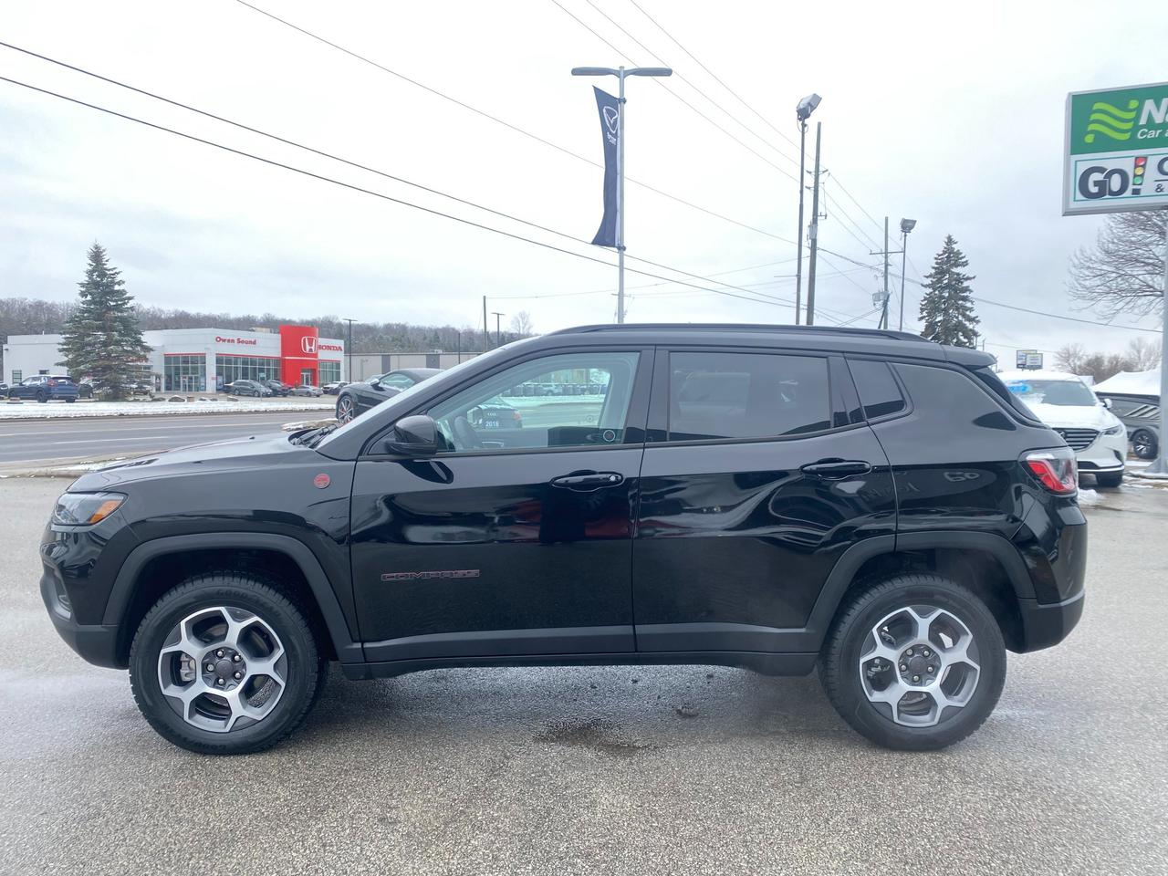 2022 Jeep Compass Trailhawk - Low KM - Pano Roof - Back Up Cam Photo