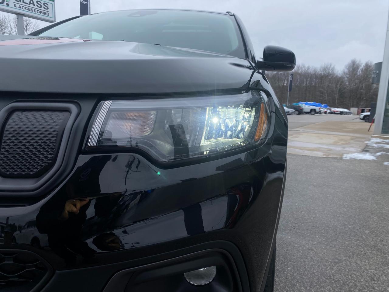2022 Jeep Compass Trailhawk - Low KM - Pano Roof - Back Up Cam Photo