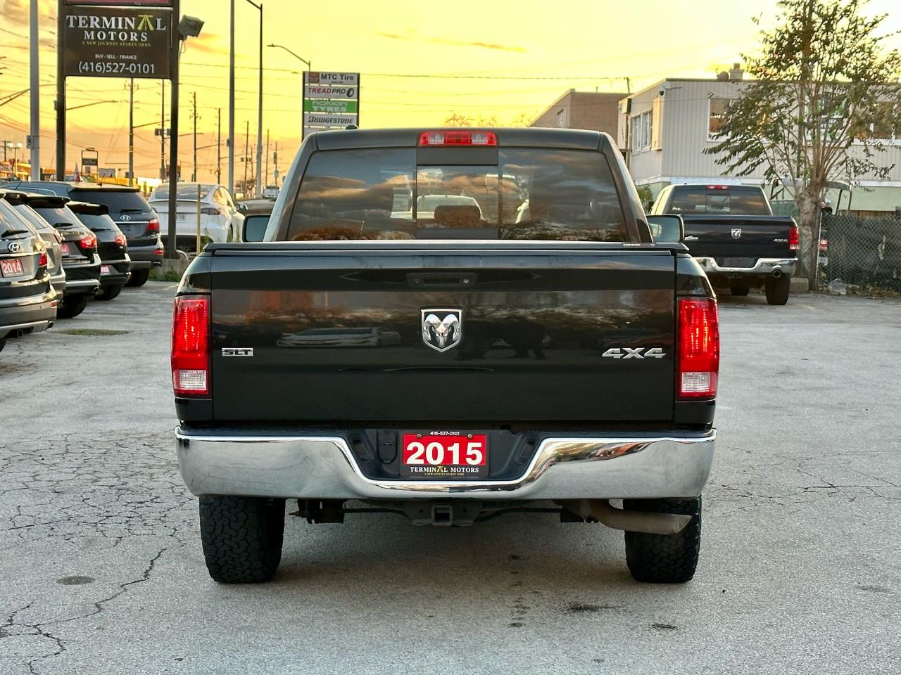 2015 RAM 1500 SLT - Photo #5