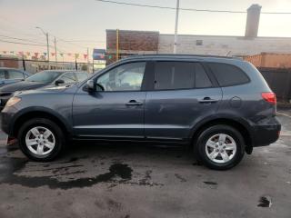 2009 Hyundai Santa Fe GL - Photo #4