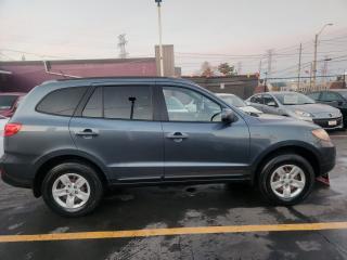 2009 Hyundai Santa Fe GL - Photo #3