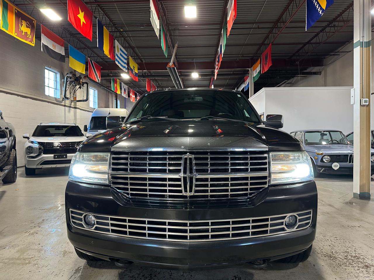 2013 Lincoln Navigator NO ACCIDENTS | LEATHER | 6 PASSENGER - Photo #2