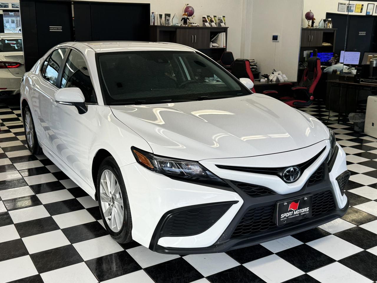 2021 Toyota Camry SE+New Tires+Lanekeep+Adaptive Cruise+CLEAN CARFAX Photo74