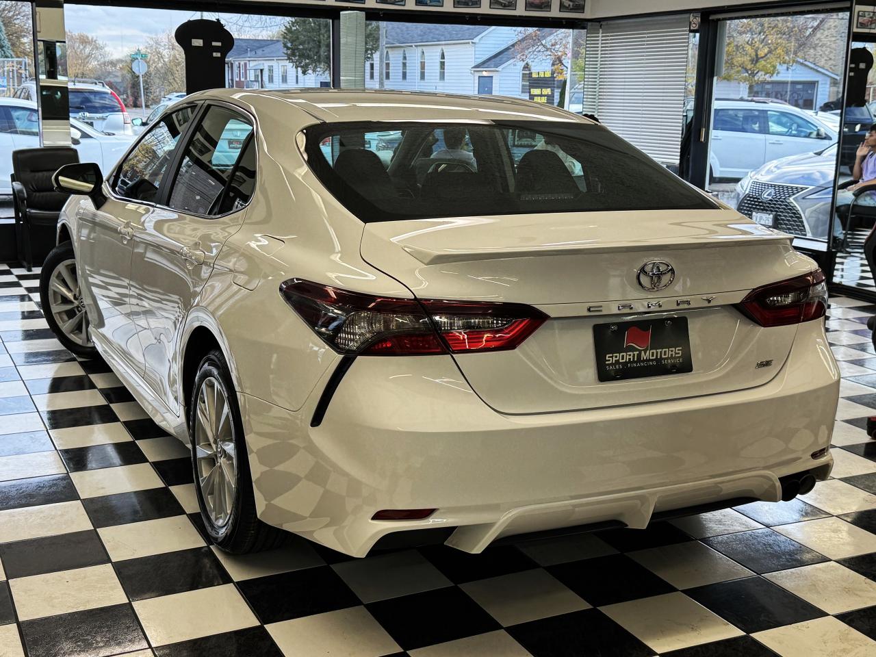 2021 Toyota Camry SE+New Tires+Lanekeep+Adaptive Cruise+CLEAN CARFAX - Photo #14