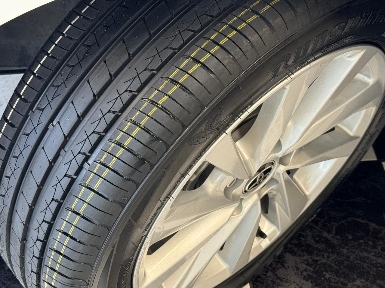2021 Toyota Camry SE+New Tires+Lanekeep+Adaptive Cruise+CLEAN CARFAX - Photo #12