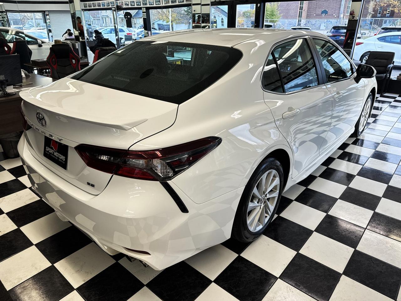 2021 Toyota Camry SE+New Tires+Lanekeep+Adaptive Cruise+CLEAN CARFAX Photo73