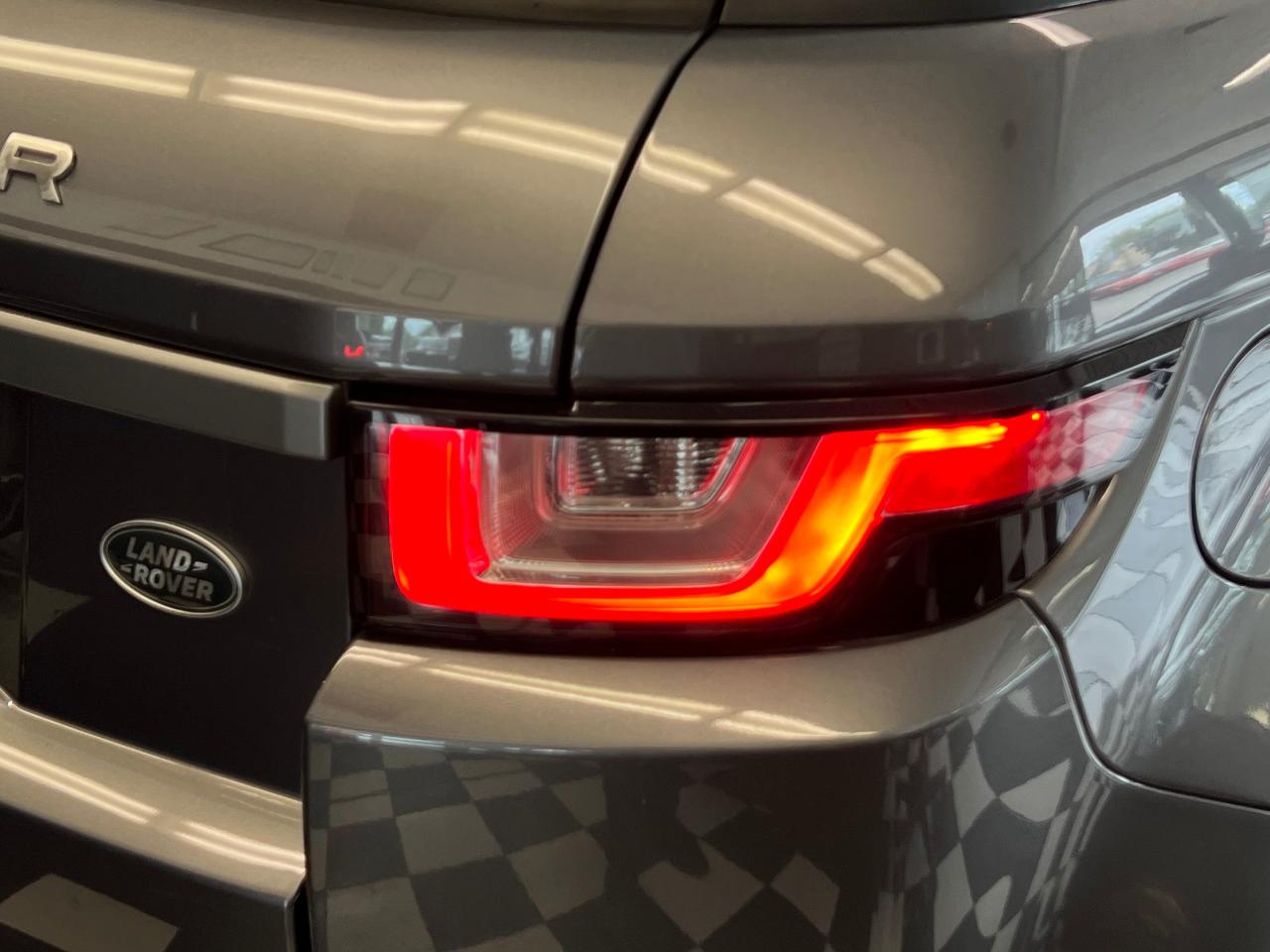 2017 Land Rover Range Rover Evoque SE+GPS+Roof+Heated Leather+CLEAN CARFAX Photo67