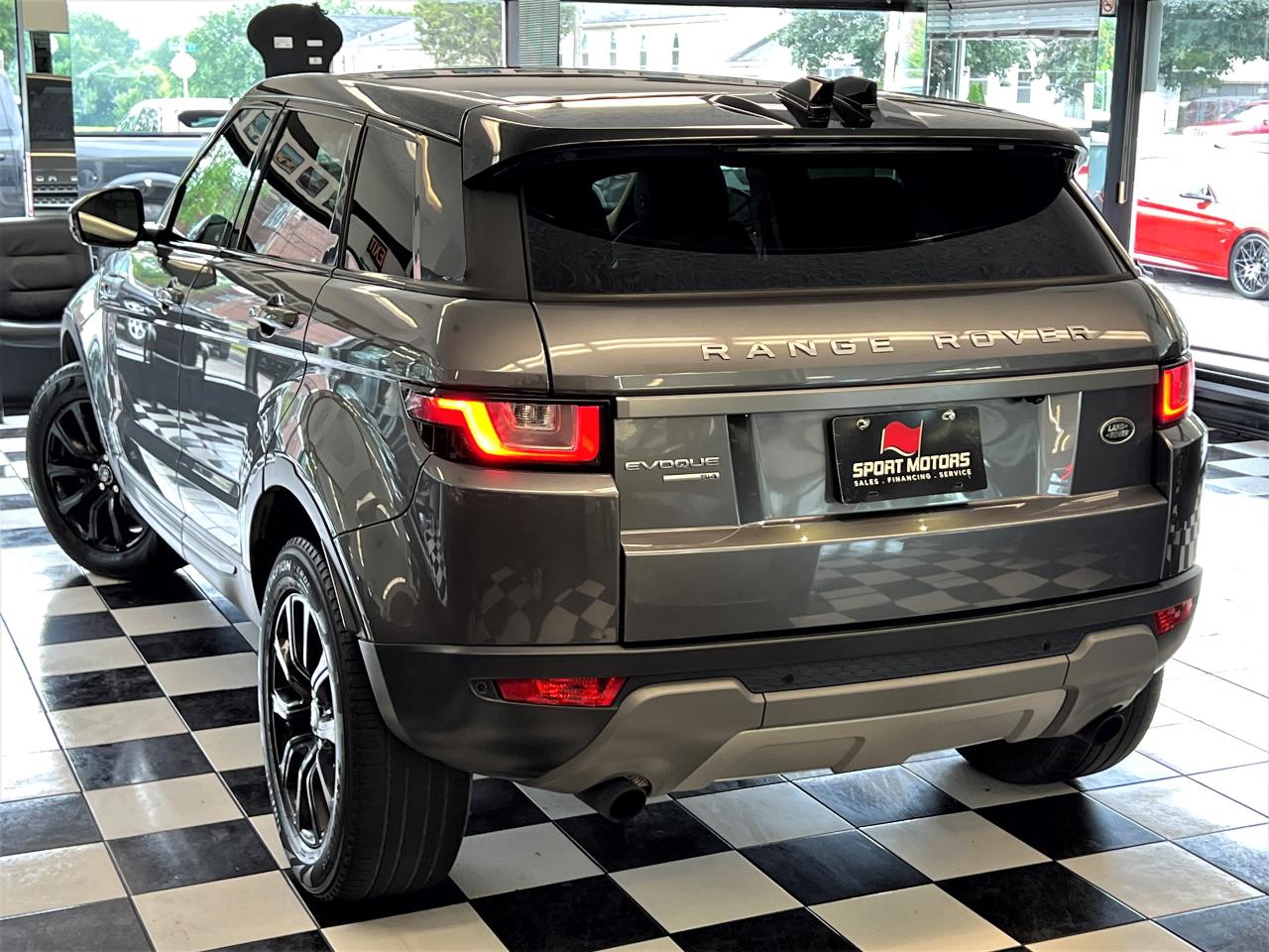 2017 Land Rover Range Rover Evoque SE+GPS+Roof+Heated Leather+CLEAN CARFAX Photo13