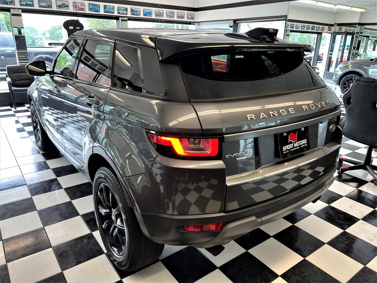 2017 Land Rover Range Rover Evoque SE+GPS+Roof+Heated Leather+CLEAN CARFAX Photo2