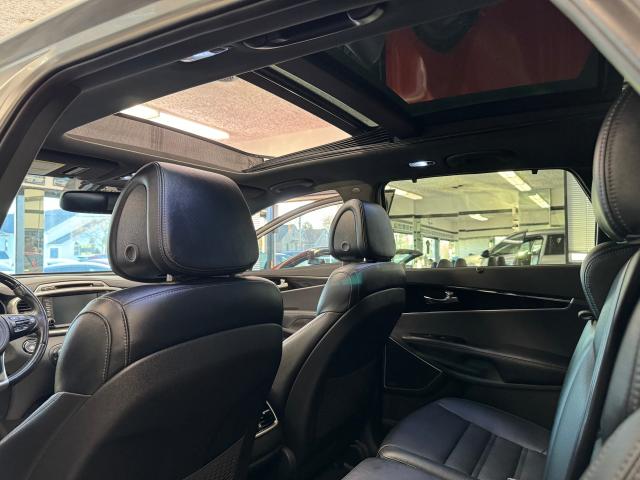 2016 Kia Sorento SX 7 Passenger V6 AWD+Roof+Blind Spot+CLEAN CARFAX Photo14
