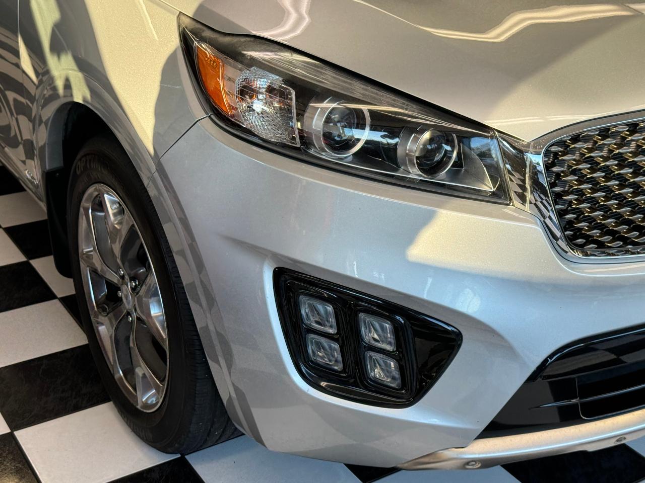 2016 Kia Sorento SX 7 Passenger V6 AWD+Roof+Blind Spot+CLEAN CARFAX Photo47