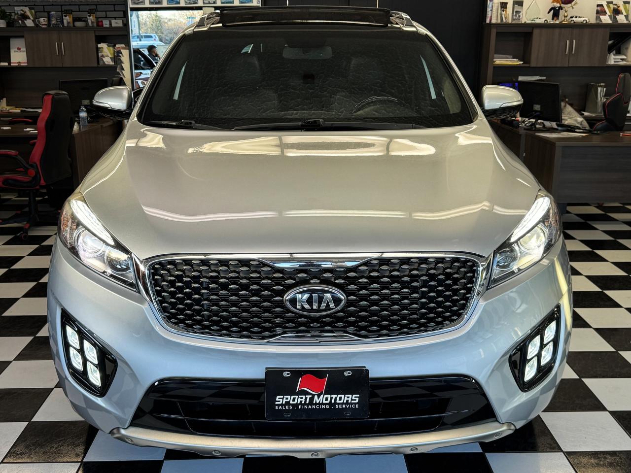 2016 Kia Sorento SX 7 Passenger V6 AWD+Roof+Blind Spot+CLEAN CARFAX Photo6