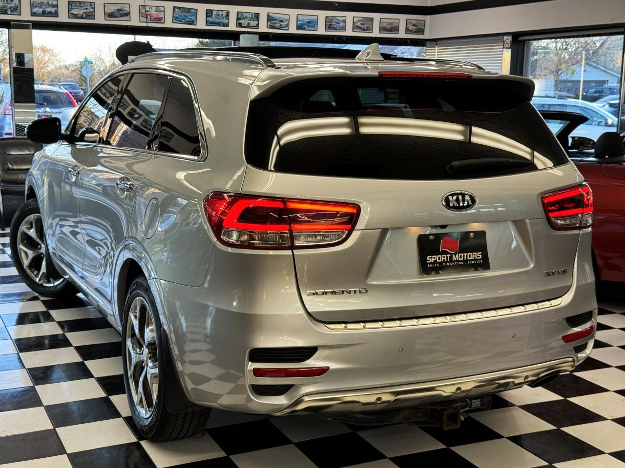 2016 Kia Sorento SX 7 Passenger V6 AWD+Roof+Blind Spot+CLEAN CARFAX Photo92