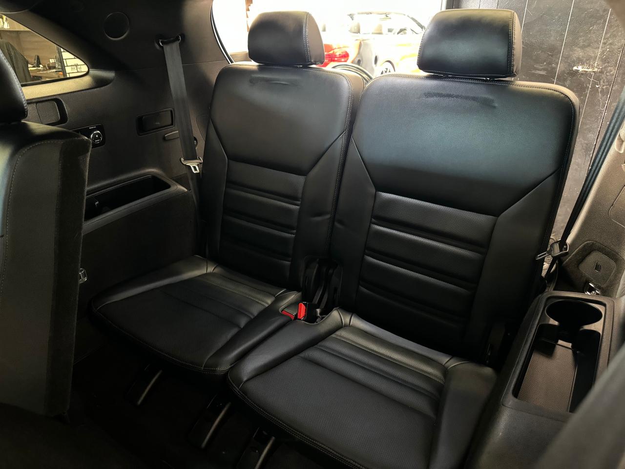 2016 Kia Sorento SX 7 Passenger V6 AWD+Roof+Blind Spot+CLEAN CARFAX Photo28