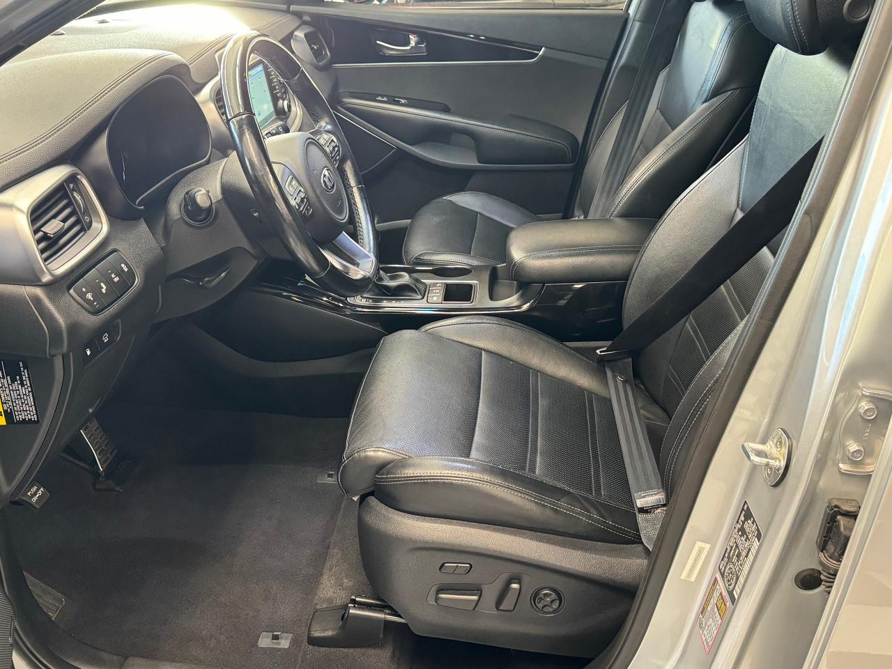 2016 Kia Sorento SX 7 Passenger V6 AWD+Roof+Blind Spot+CLEAN CARFAX - Photo #21