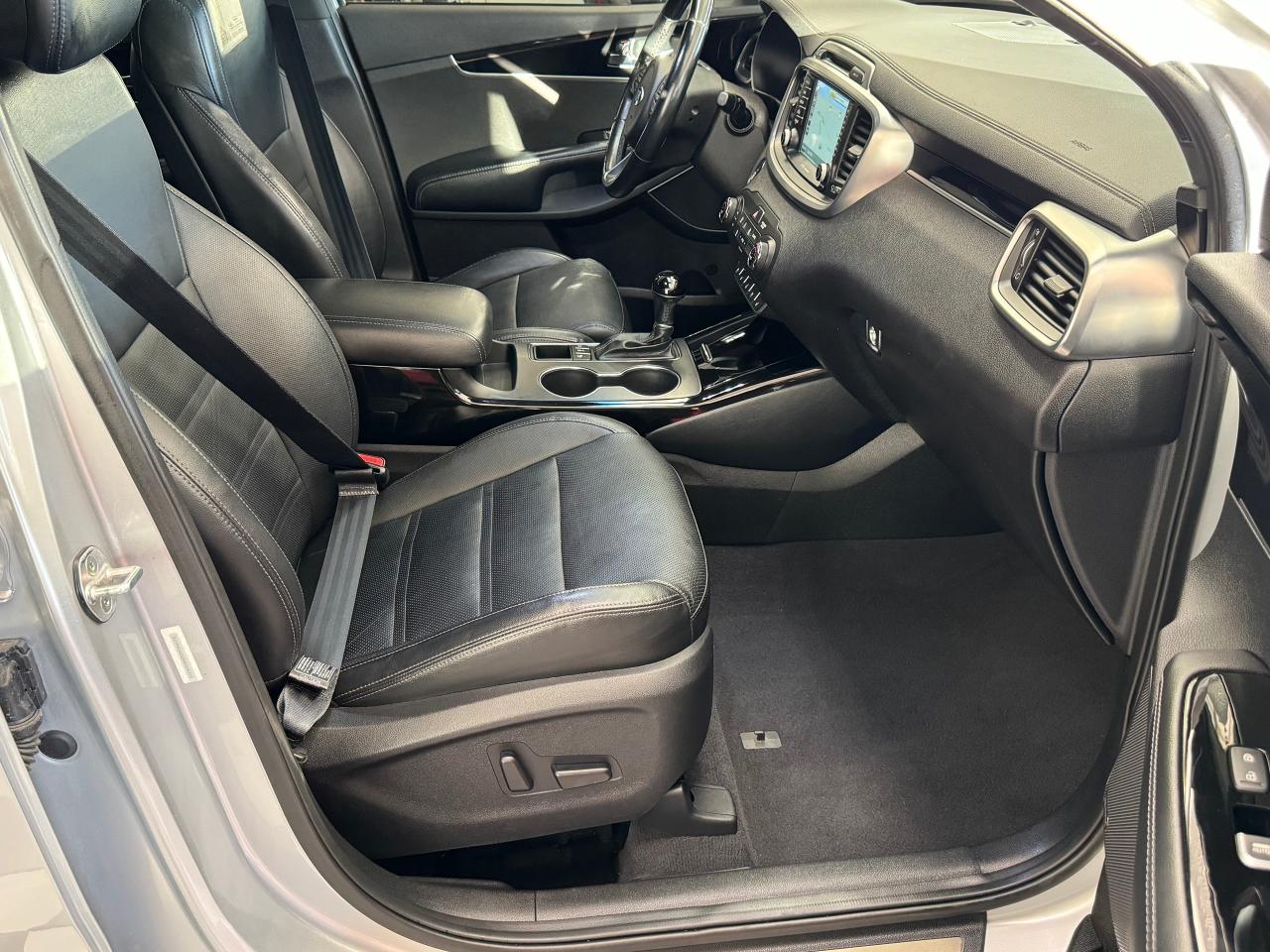2016 Kia Sorento SX 7 Passenger V6 AWD+Roof+Blind Spot+CLEAN CARFAX - Photo #24