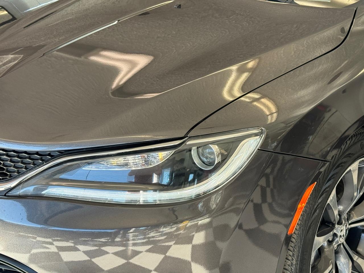 2016 Chrysler 200 C+GPS+Roof+Camera+Leather+RMT Start+CLEAN CARFAX - Photo #39