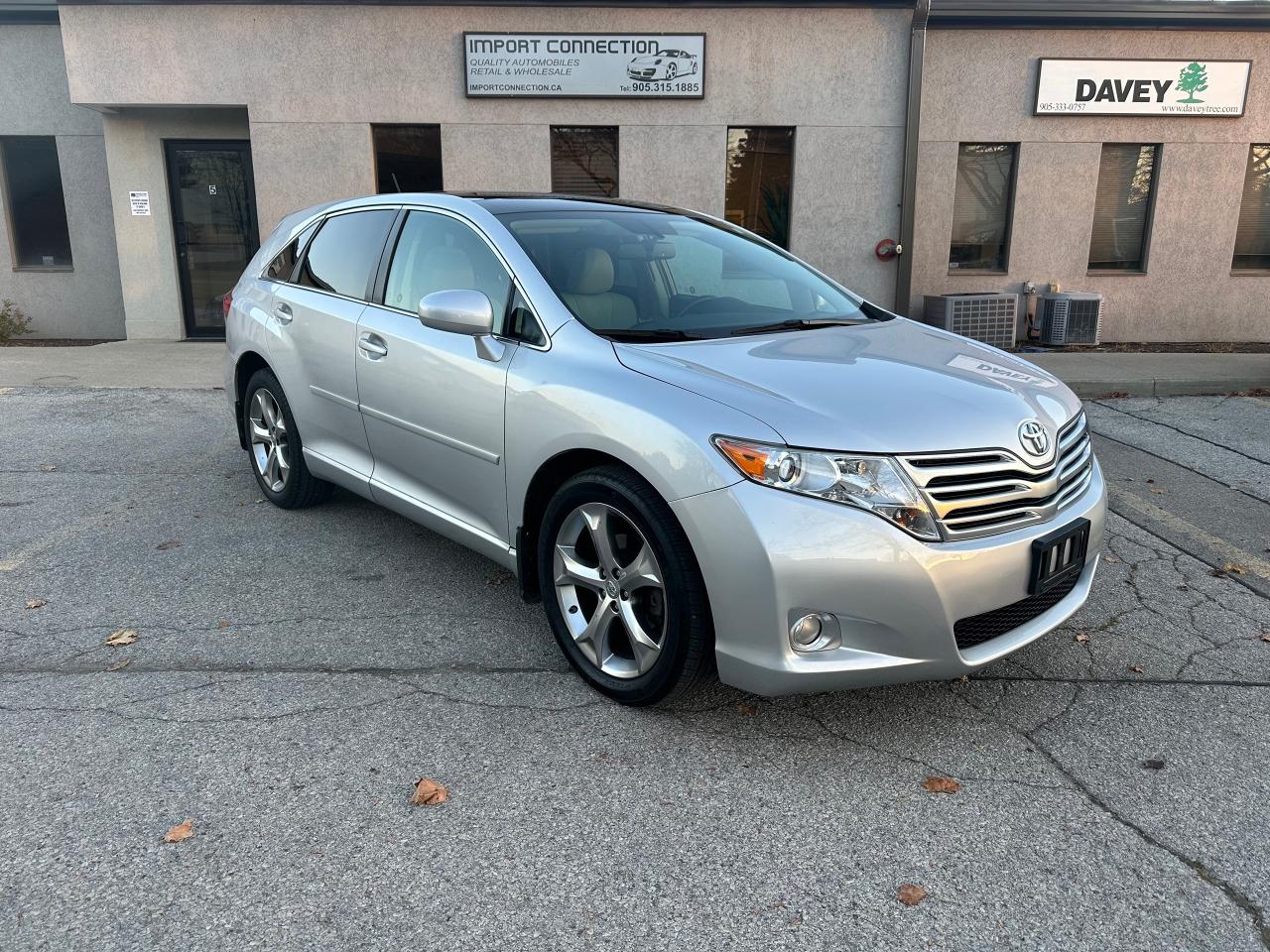 2011 Toyota Venza 4WD V6,LOW MILEAGE..SERVICE RECORDS..CERTIFIED !!