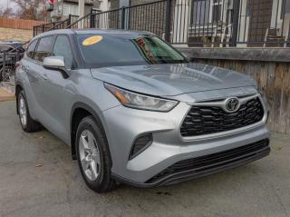 Used 2020 Toyota Highlander LE for sale in Lower Sackville, NS