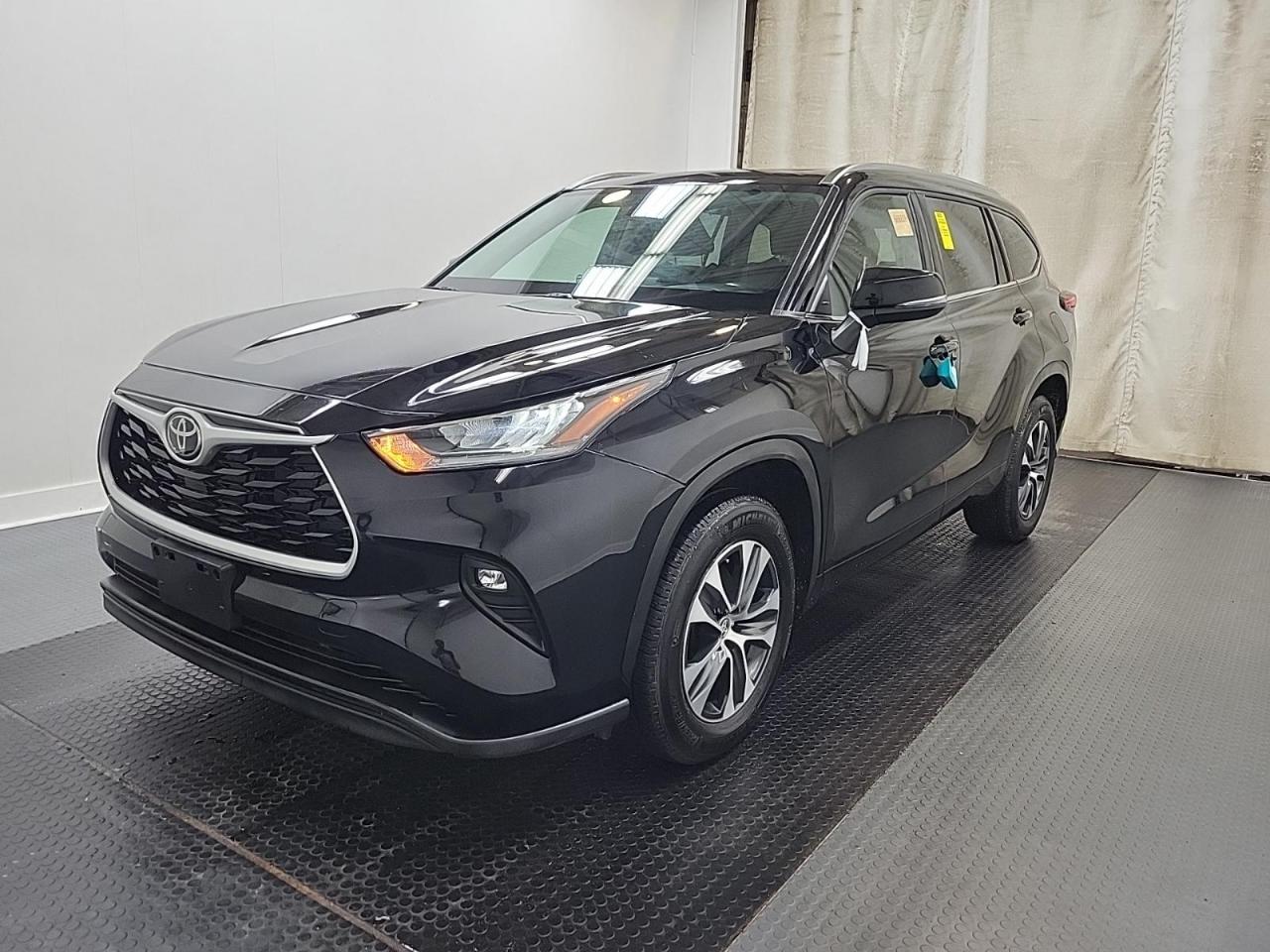 Used 2021 Toyota Highlander AWD | XLE | 8 PASS | SUNROOF | LEATHER for sale in Kitchener, ON
