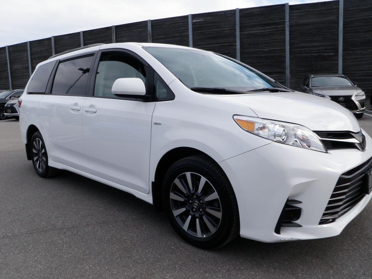 2018 Toyota Sienna LE 7-Passenger AWD - Photo #1