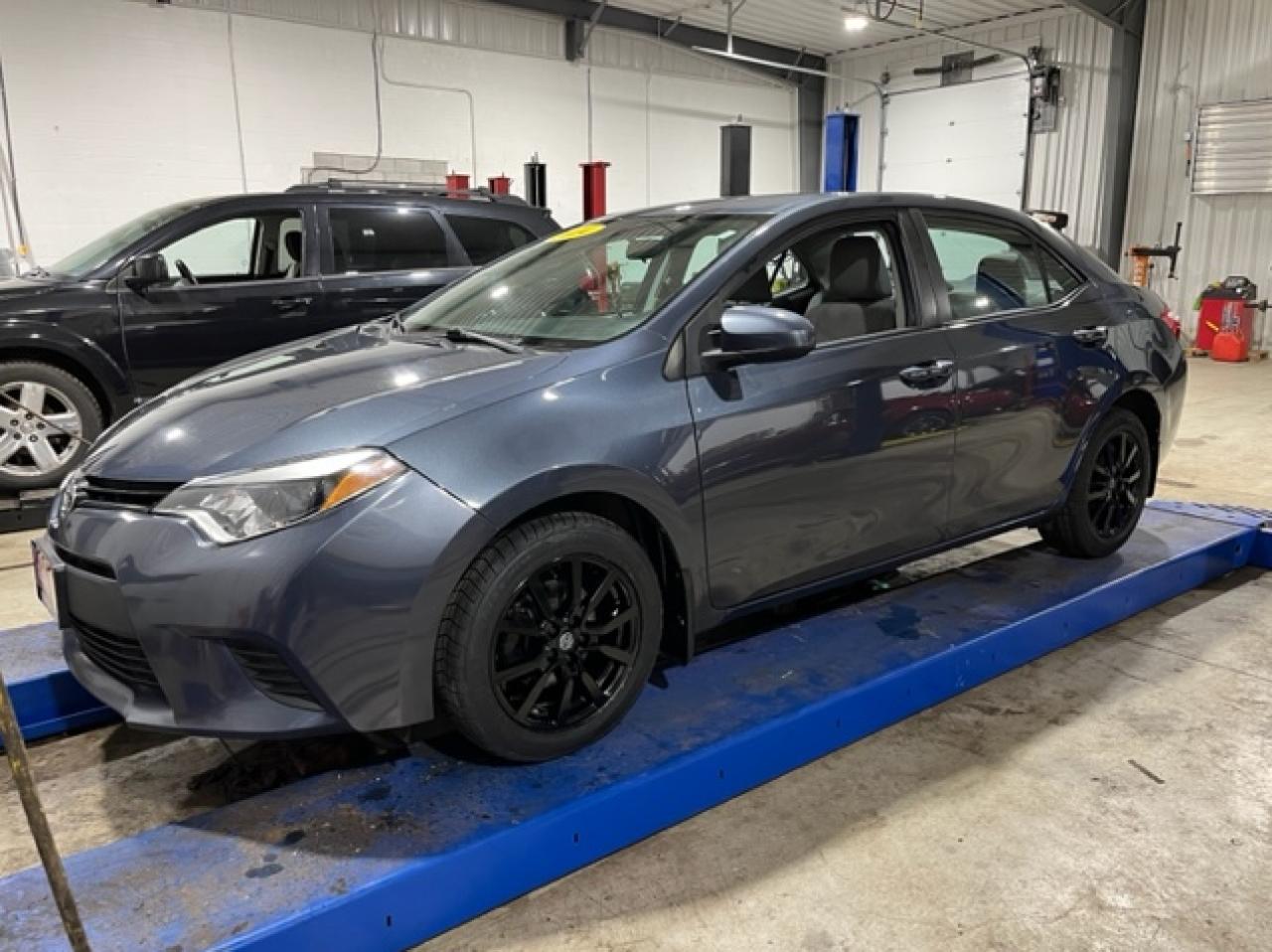 Used 2014 Toyota Corolla LE for sale in Burlington, ON