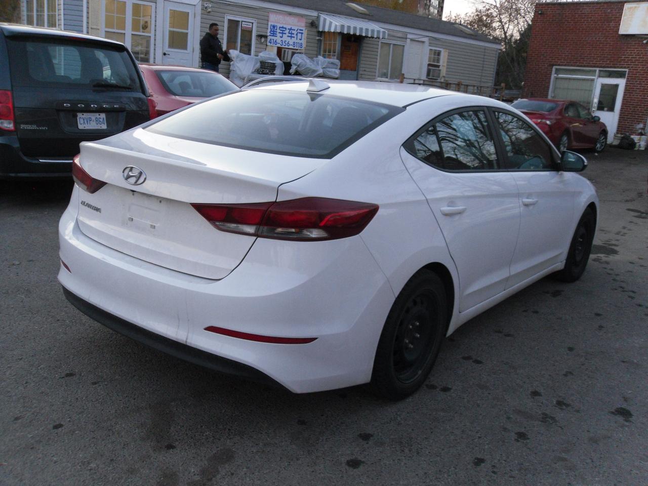 2018 Hyundai Elantra GL - Photo #3