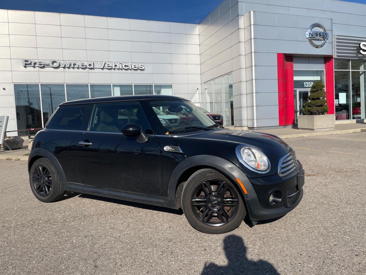 Used 2013 MINI Cooper Cooper CLEAN CARFAX! FUN DRIVING BAKER STREET MINI COOPER. for sale in Toronto, ON