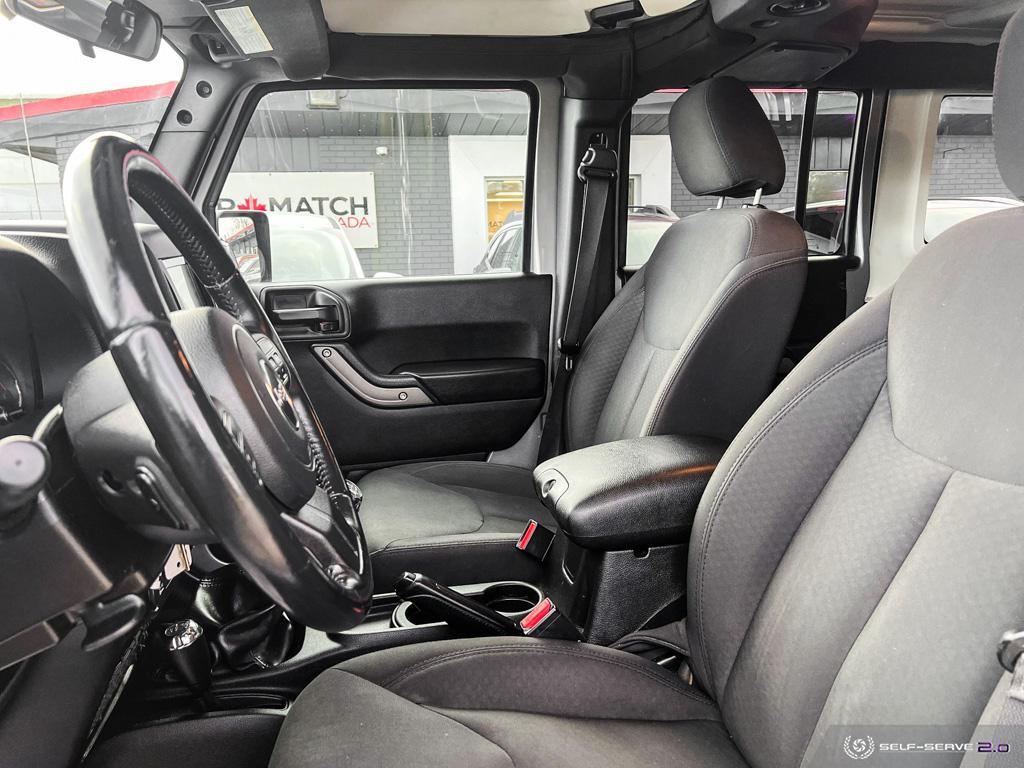 2016 Jeep Wrangler SPORT / MANUAL / 4WD / NO ACCIDENTS - Photo #11