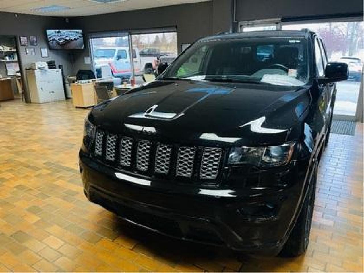 Used 2021 Jeep Grand Cherokee Altitude for sale in Medicine Hat, AB