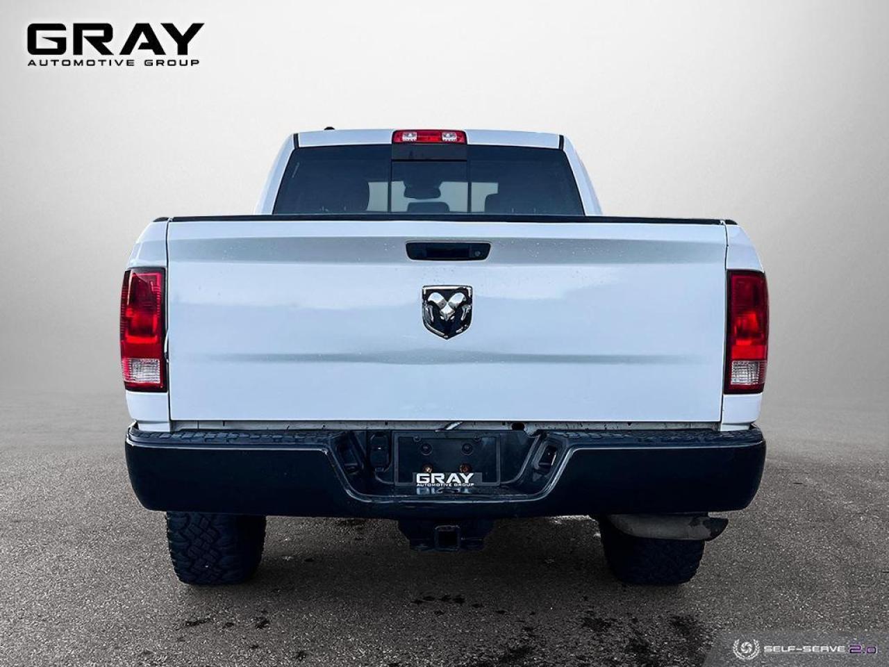 2014 RAM 1500 4WD CREW CAB 149" OUTDOORSMAN Photo3