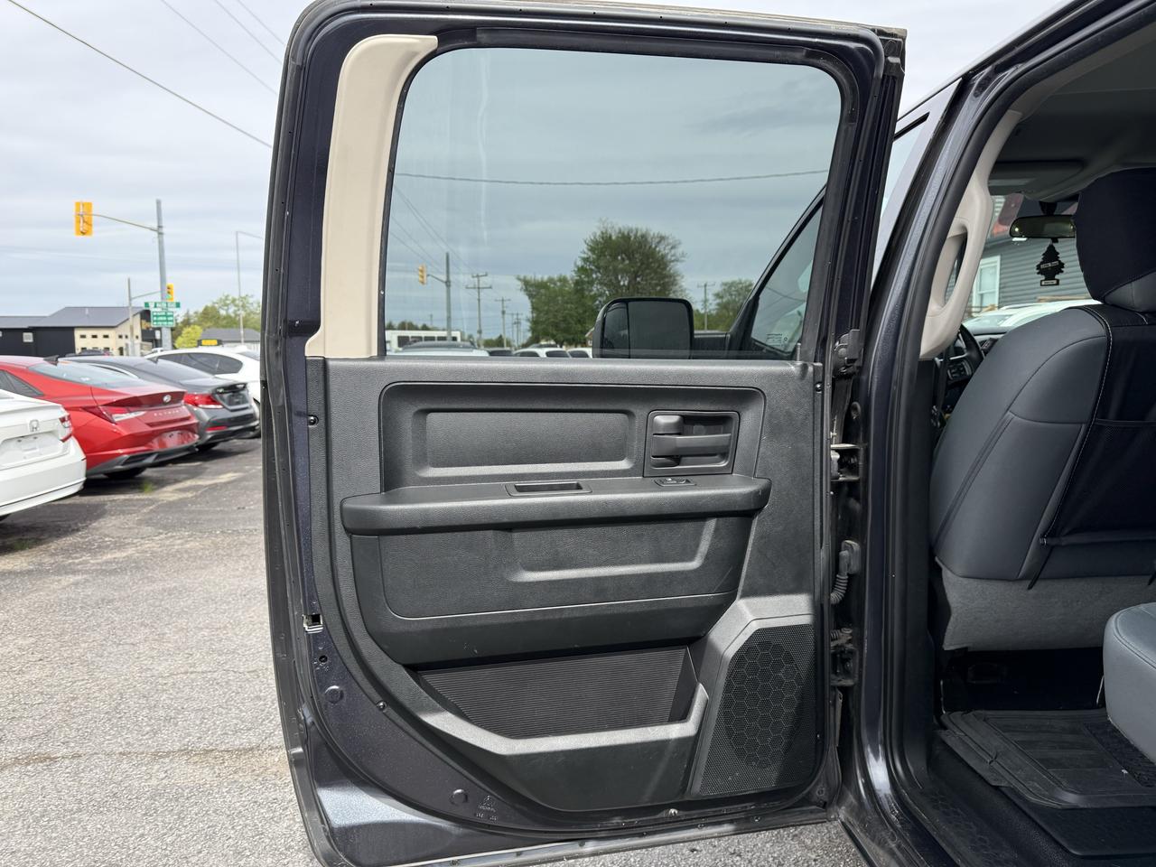 2018 RAM 1500 Tradesman 4x4 Crew Cab 6'4" Photo