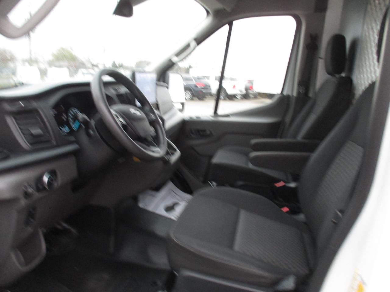 2022 Ford Transit T-150 148" Med Rf 8670 GVWR RWD - Photo #13