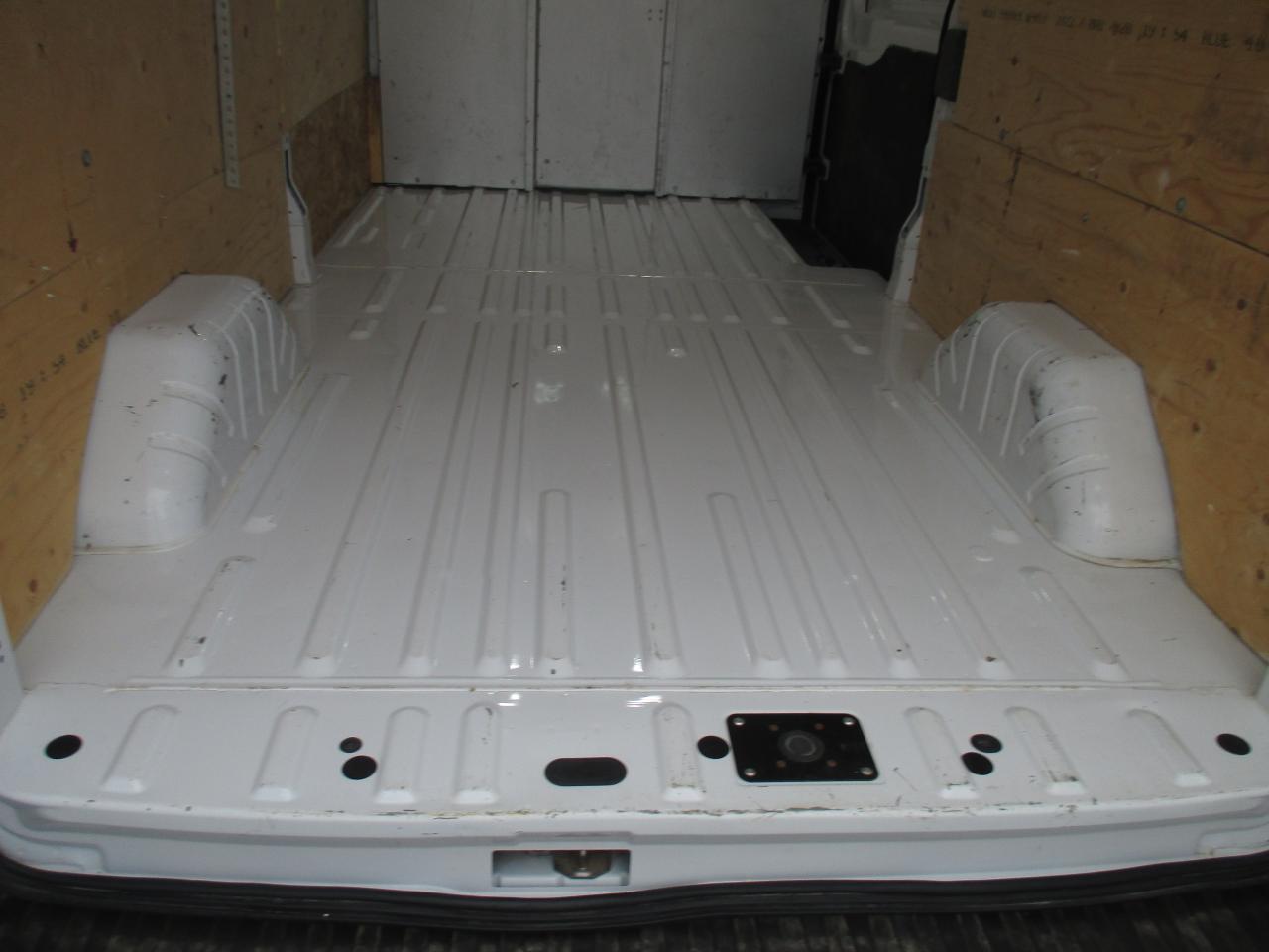 2022 Ford Transit T-150 148" Med Rf 8670 GVWR RWD - Photo #9