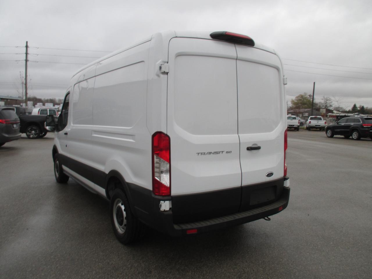 2022 Ford Transit T-150 148" Med Rf 8670 GVWR RWD - Photo #6
