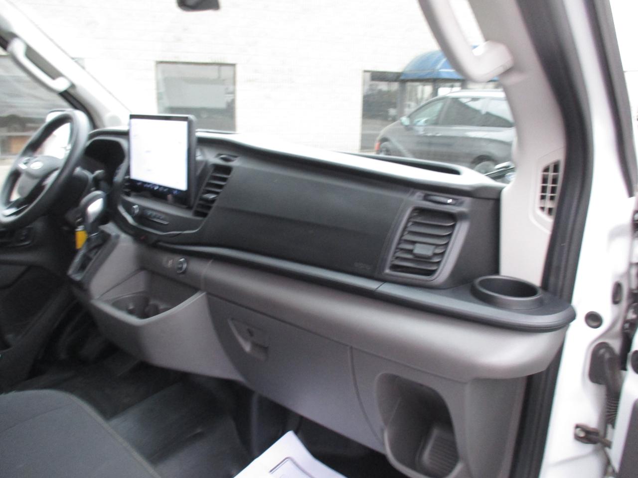 2022 Ford Transit T-150 148" Med Rf 8670 GVWR RWD - Photo #12