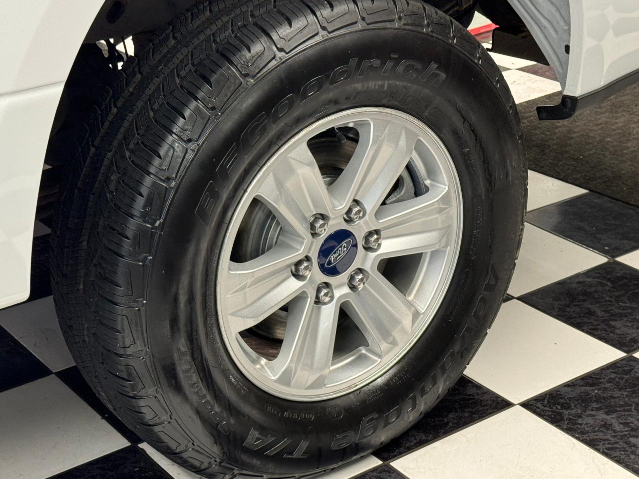 2015 Ford F-150 XLT 4x4+Bluetooth+New Tires & Brakes+Cruise+Tinted - Photo #45