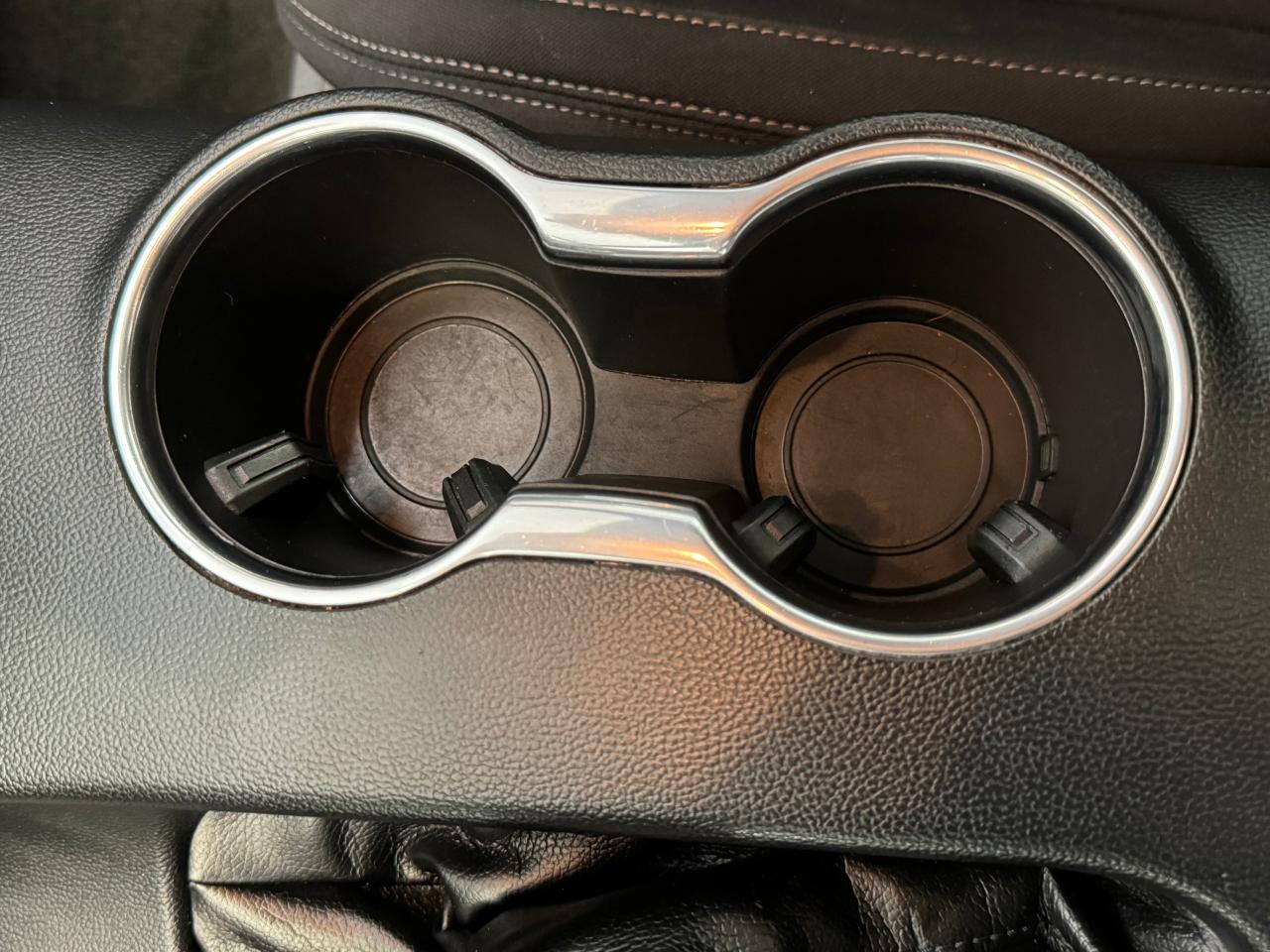 2018 Ford Mustang Ecoboost Premium+ApplePlay+Camera+CLEAN CARFAX - Photo #31