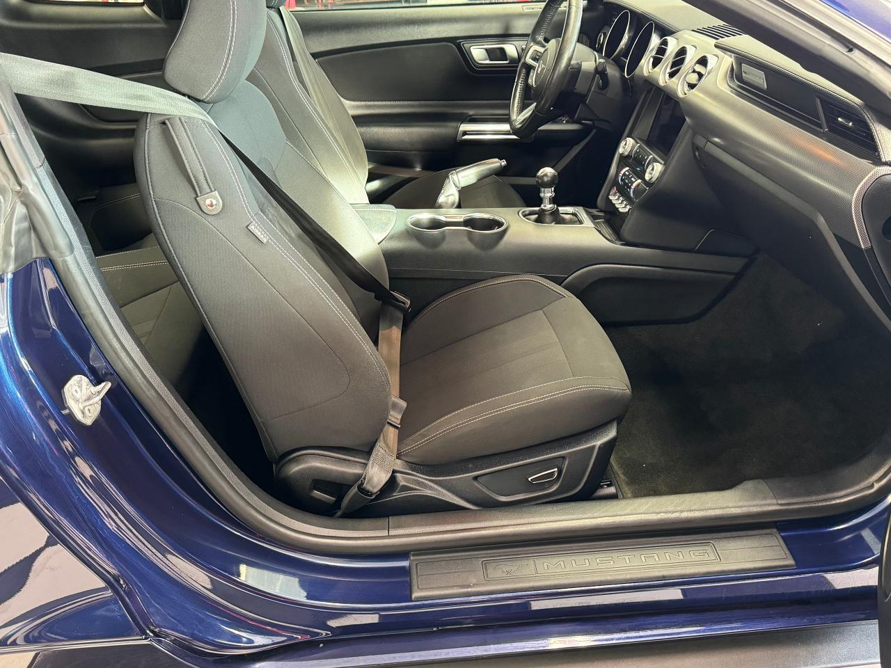 2018 Ford Mustang Ecoboost Premium+ApplePlay+Camera+CLEAN CARFAX - Photo #17