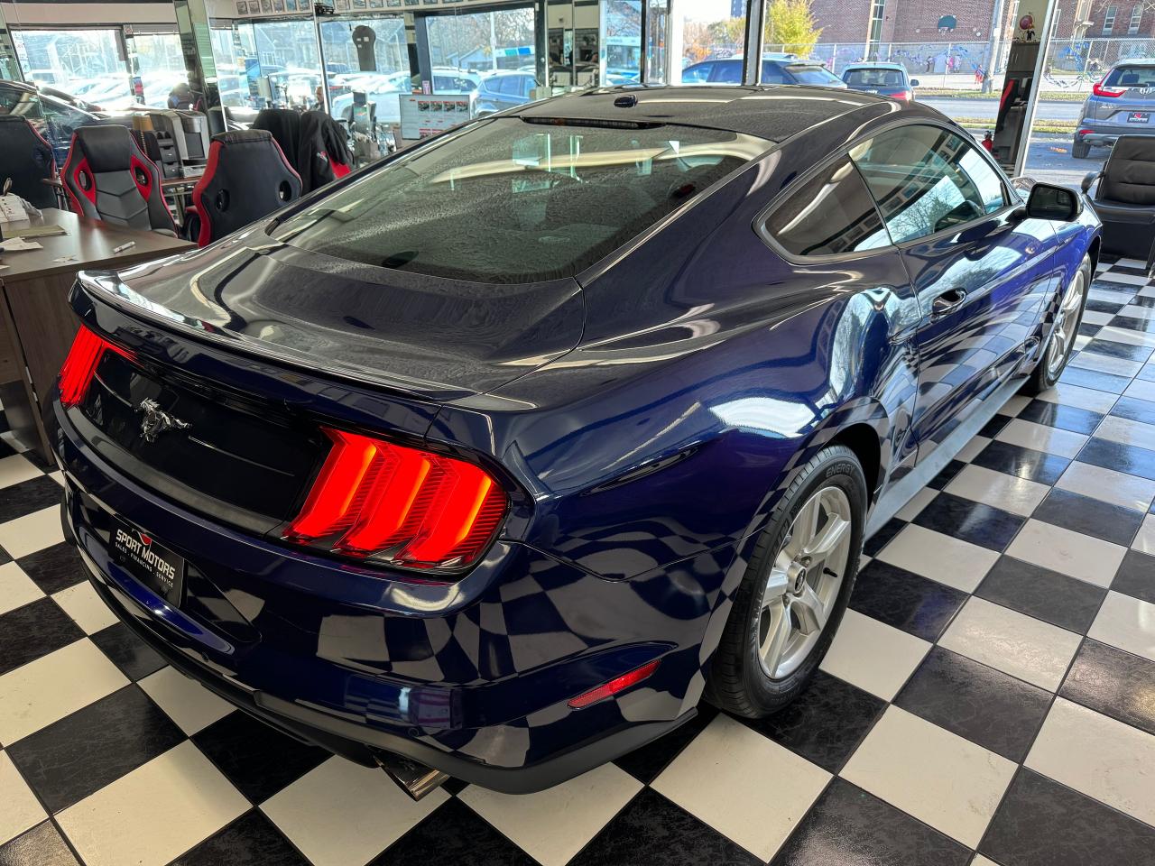 2018 Ford Mustang Ecoboost Premium+ApplePlay+Camera+CLEAN CARFAX - Photo #4
