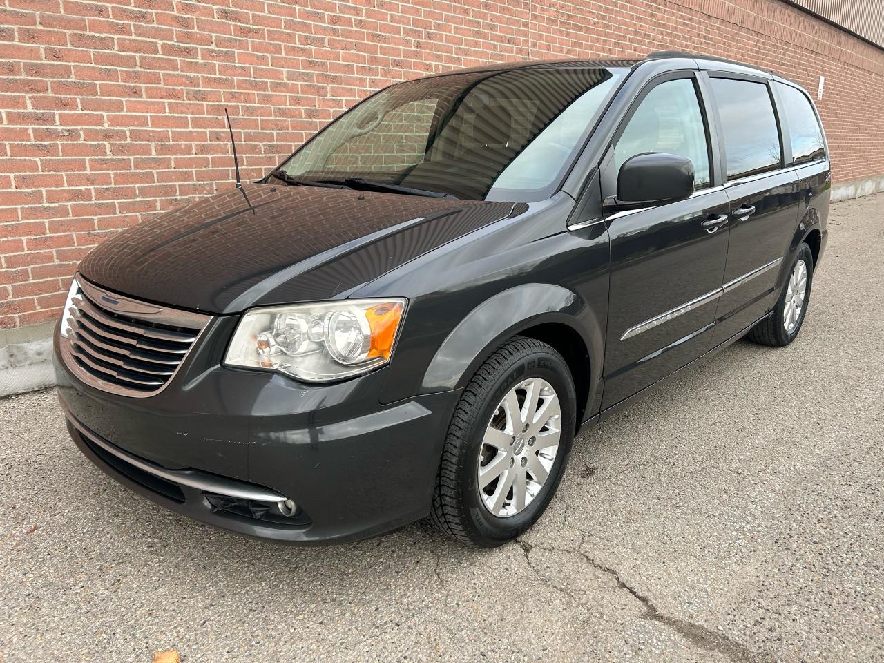 2012 Chrysler Town & Country 