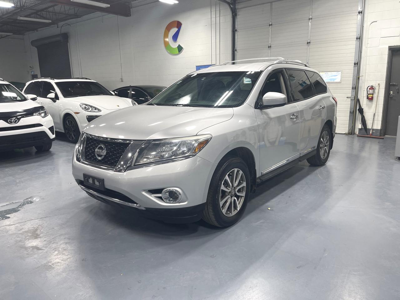 Used 2014 Nissan Pathfinder SL for sale in North York, ON