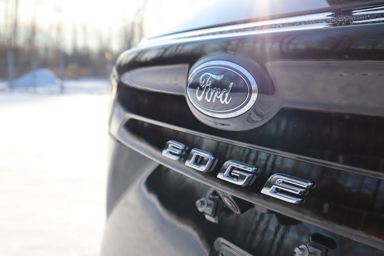 2024 Ford Edge SEL Photo5