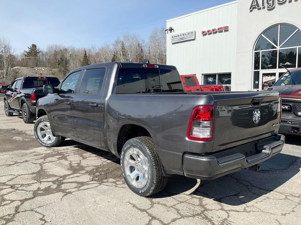2024 RAM 1500 TRADESMAN Photo3