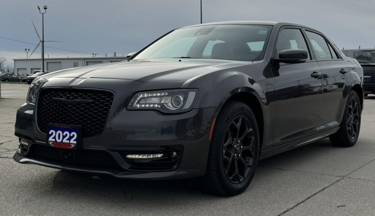 Used 2022 Chrysler 300 300S AWD for sale in Tilbury, ON